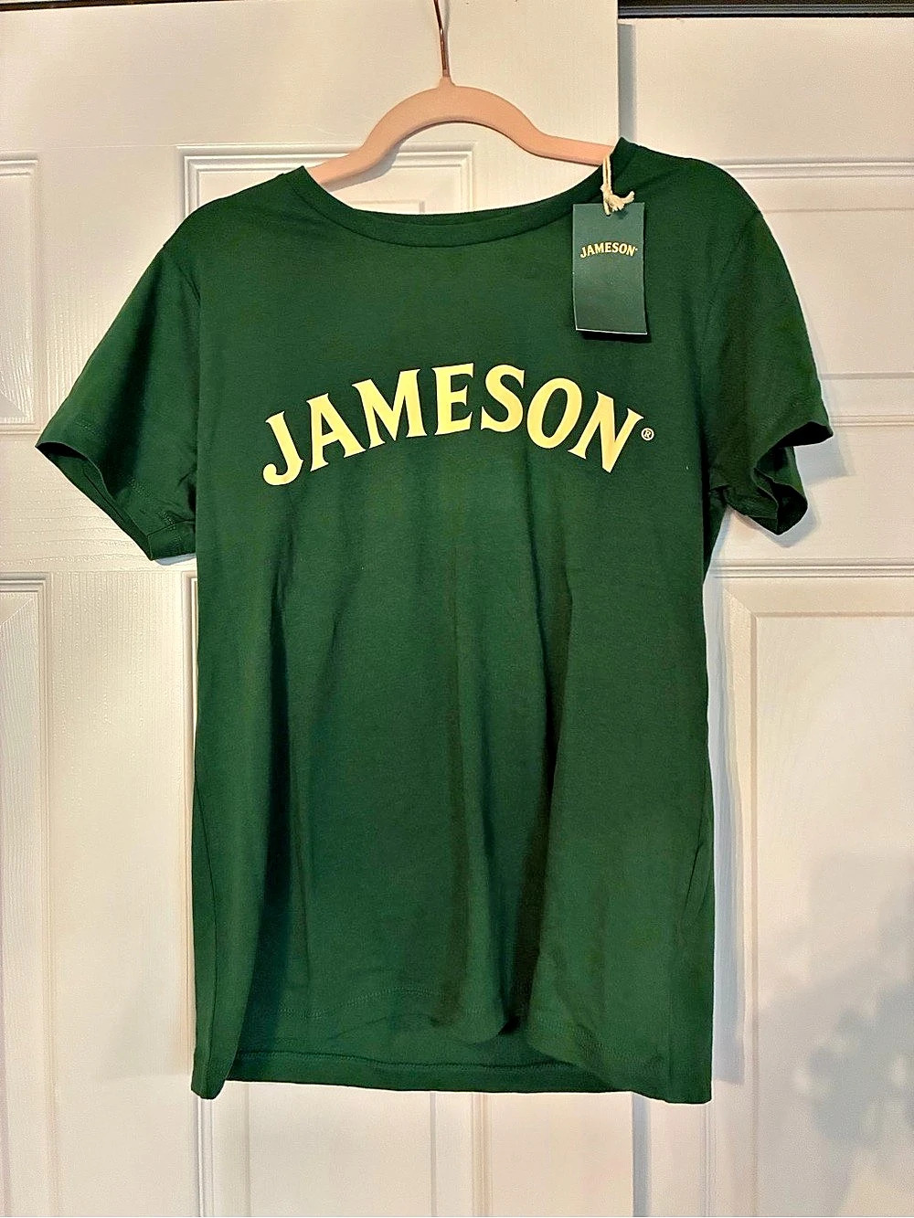 NWT Jameson Irish Whiskey Women’s T Shirt Large Green Yellow Logo St Patrick’s